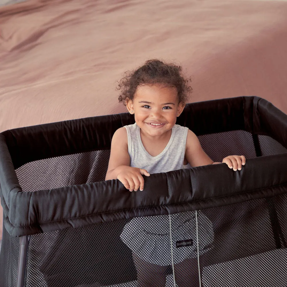 BabyBjorn Travel Cot