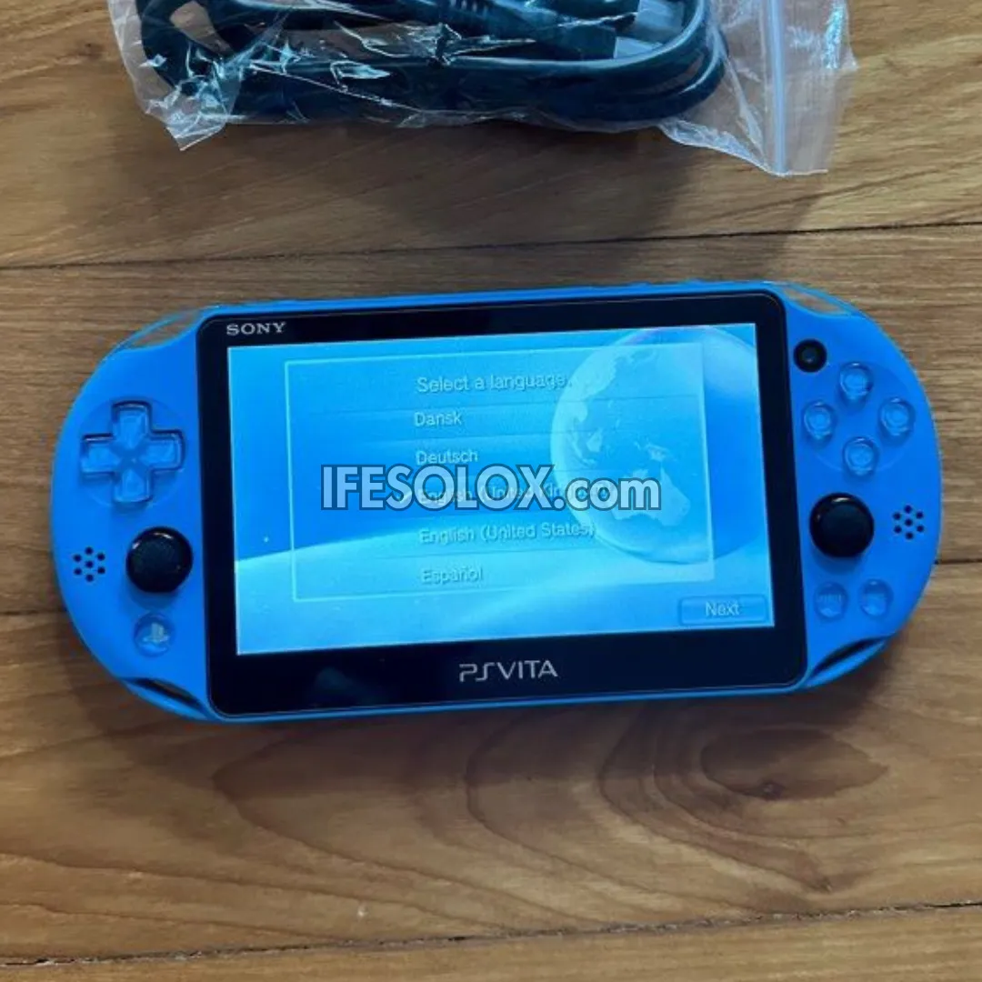 PlayStation VITA PCH-2000 Series Slim Game Console   32GB Memory Stick and 10 Games (Blue) - Foreign Used